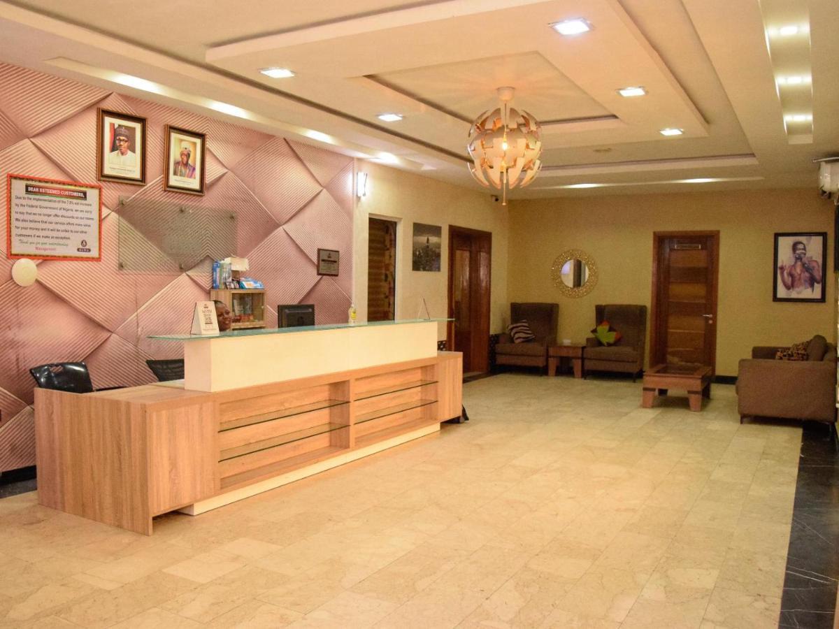 Bana Hotel & Suites Lagos Exteriör bild