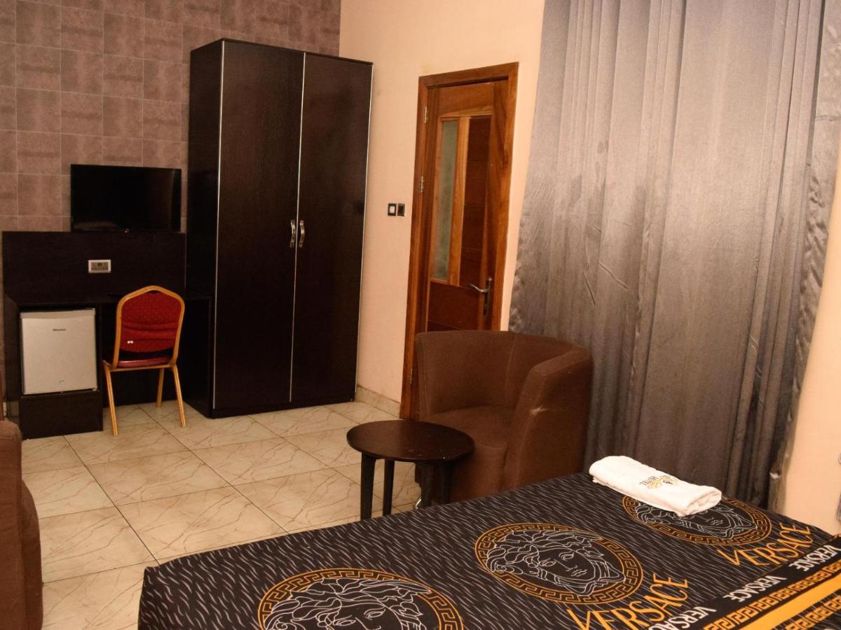 Bana Hotel & Suites Lagos Exteriör bild