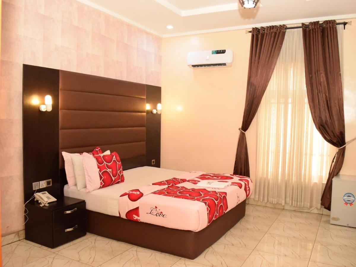 Bana Hotel & Suites Lagos Exteriör bild