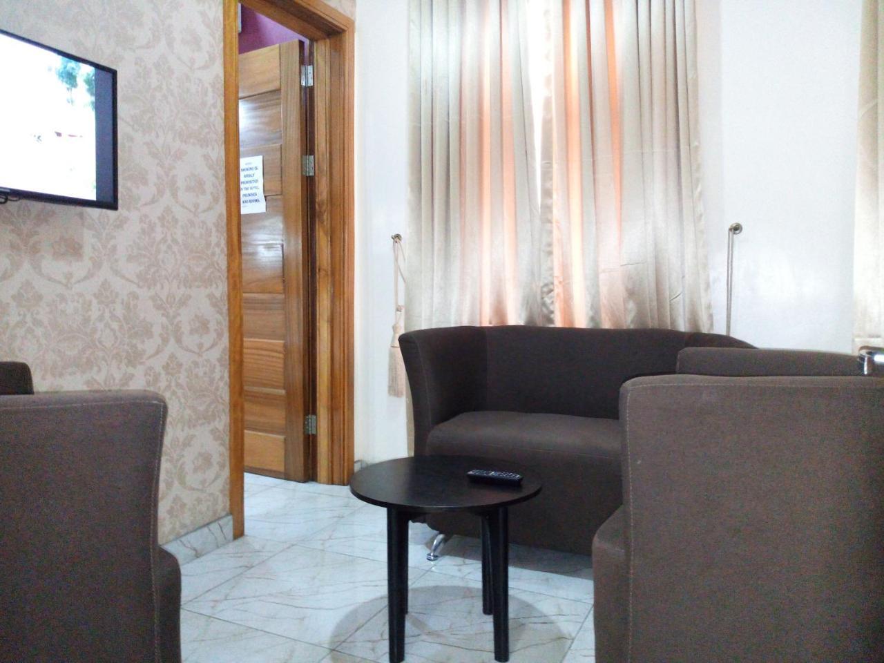 Bana Hotel & Suites Lagos Exteriör bild