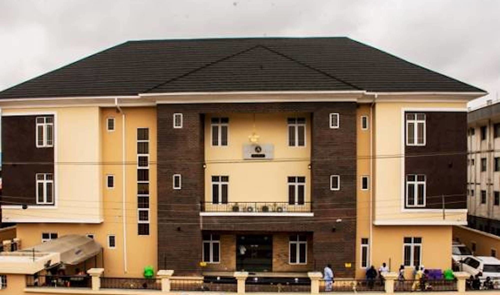 Bana Hotel & Suites Lagos Exteriör bild